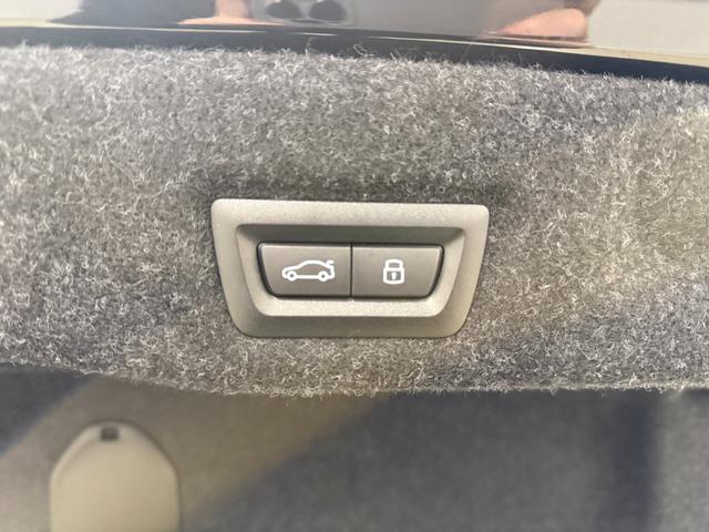 M5 Bowers & Wilkinsスピーカー フロント・リアシートヒーターベンチレーションシート 電動トランク 360度カメラ LEDヘッドライト(14枚目)