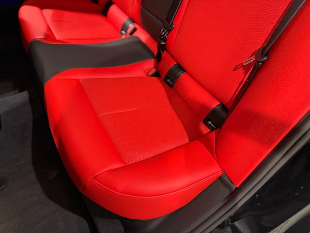 M5 Bowers & Wilkinsスピーカー フロント・リアシートヒーターベンチレーションシート 電動トランク 360度カメラ LEDヘッドライト(17枚目)