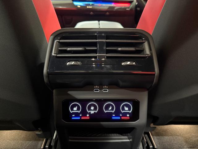 M5 Bowers & Wilkinsスピーカー フロント・リアシートヒーターベンチレーションシート 電動トランク 360度カメラ LEDヘッドライト(19枚目)