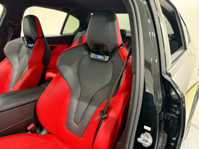 M5 Bowers & Wilkinsスピーカー フロント・リアシートヒーターベンチレーションシート 電動トランク 360度カメラ LEDヘッドライト(21枚目)