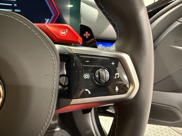 M5 Bowers & Wilkinsスピーカー フロント・リアシートヒーターベンチレーションシート 電動トランク 360度カメラ LEDヘッドライト(26枚目)