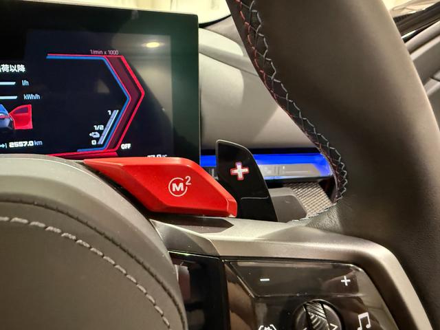 M5 Bowers & Wilkinsスピーカー フロント・リアシートヒーターベンチレーションシート 電動トランク 360度カメラ LEDヘッドライト(27枚目)