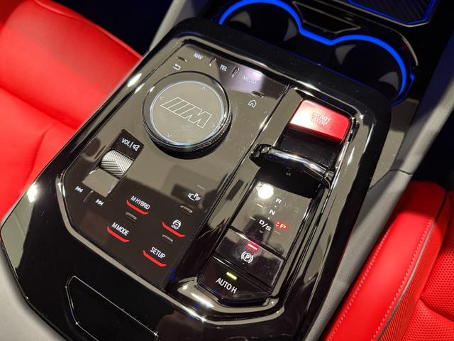 M5 Bowers & Wilkinsスピーカー フロント・リアシートヒーターベンチレーションシート 電動トランク 360度カメラ LEDヘッドライト(43枚目)