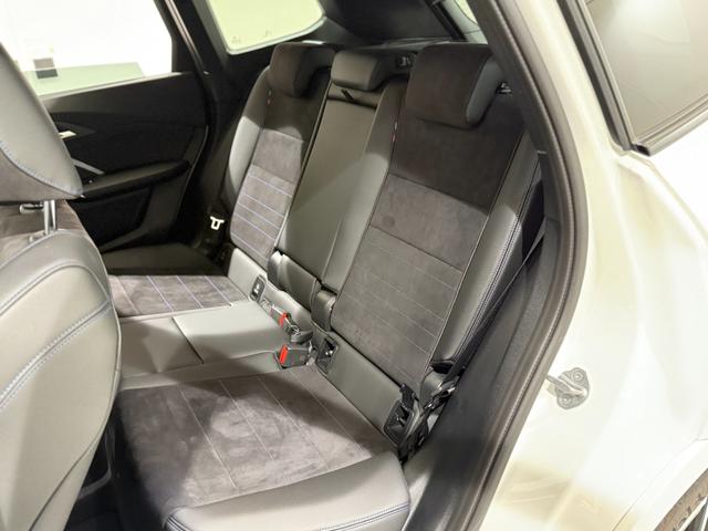 iX1 eDrive 20 Mスポーツ アルカンタラシート ヘッドアップディスプレイ 純正ナビゲーション 360度カメラ 駐車支援システム 電動シート 電動ゲート アンビエントライト シートヒーター(14枚目)