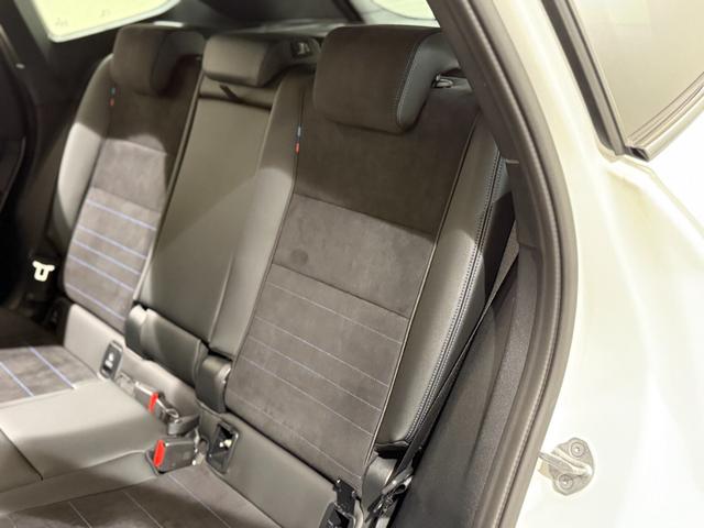 iX1 eDrive 20 Mスポーツ アルカンタラシート ヘッドアップディスプレイ 純正ナビゲーション 360度カメラ 駐車支援システム 電動シート 電動ゲート アンビエントライト シートヒーター(15枚目)