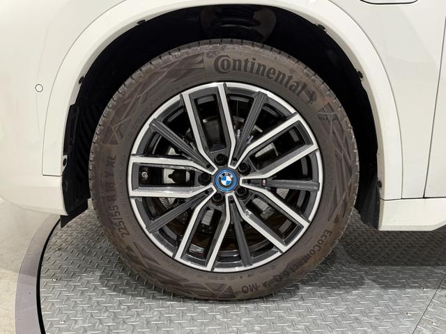 iX1 eDrive 20 Mスポーツ アルカンタラシート ヘッドアップディスプレイ 純正ナビゲーション 360度カメラ 駐車支援システム 電動シート 電動ゲート アンビエントライト シートヒーター(62枚目)