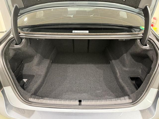 ５シリーズ ５２３ｄ　ｘＤｒｉｖｅＭスポーツエディションジョイ＋　純正ナビゲーション　駐車支援システム　アクティブクルーズコントロール　ヘッドアップディスプレイ　電動シート　Ｂｌｕｅｔｏｏｔｈ（12枚目）