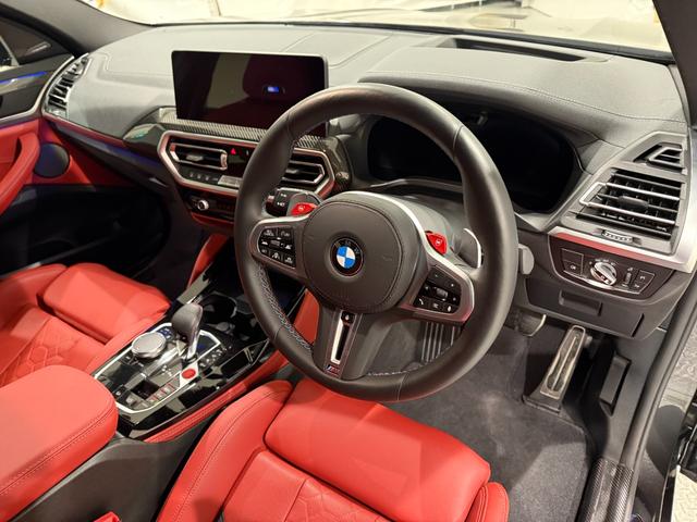 X4 M コンペティション セレクトパッケージ カーボンインテリア サンルーフ ステアリングヒーター 赤レザー ハーマンカードン シートエアコン シートヒーター 360度カメラ アクティブクルーズコントロール LEDヘッドライト(4枚目)