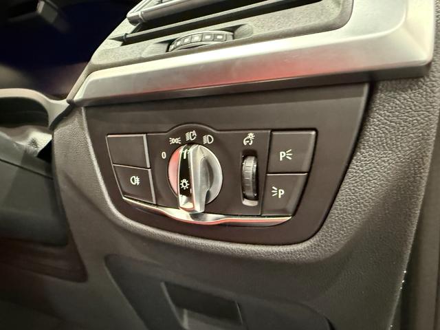 X4 M コンペティション セレクトパッケージ カーボンインテリア サンルーフ ステアリングヒーター 赤レザー ハーマンカードン シートエアコン シートヒーター 360度カメラ アクティブクルーズコントロール LEDヘッドライト(9枚目)