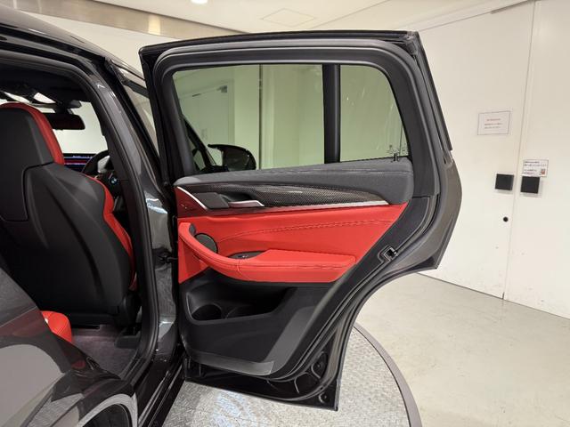 X4 M コンペティション セレクトパッケージ カーボンインテリア サンルーフ ステアリングヒーター 赤レザー ハーマンカードン シートエアコン シートヒーター 360度カメラ アクティブクルーズコントロール LEDヘッドライト(13枚目)