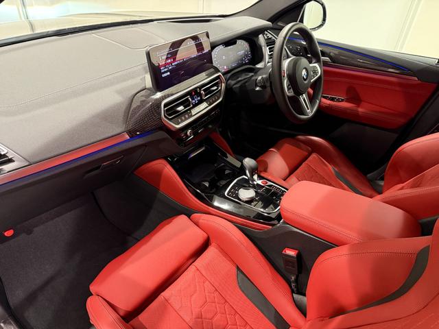 X4 M コンペティション セレクトパッケージ カーボンインテリア サンルーフ ステアリングヒーター 赤レザー ハーマンカードン シートエアコン シートヒーター 360度カメラ アクティブクルーズコントロール LEDヘッドライト(17枚目)