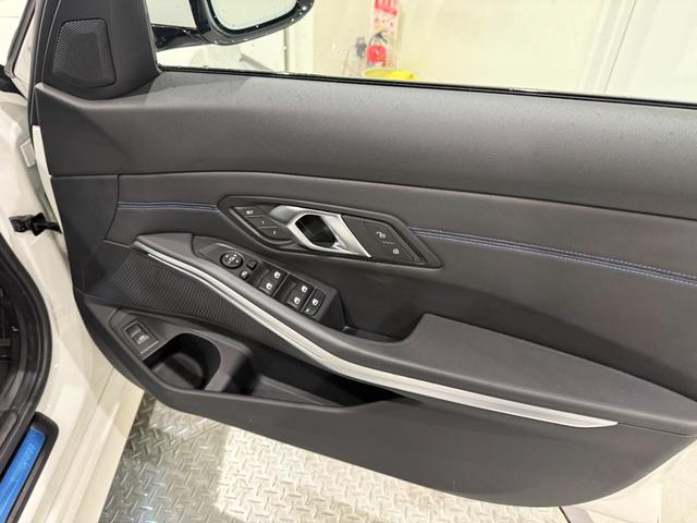 3シリーズ 320dxDriveツーリングMスポーツEDシャドー カーブドディスプレイ ヘッドアップディスプレイ 360度カメラ フロントカメラ 19インチホイール シートヒーター 衝突被害軽減ブレーキ アクティブクルーズコントロール 障害物センサー(4枚目)