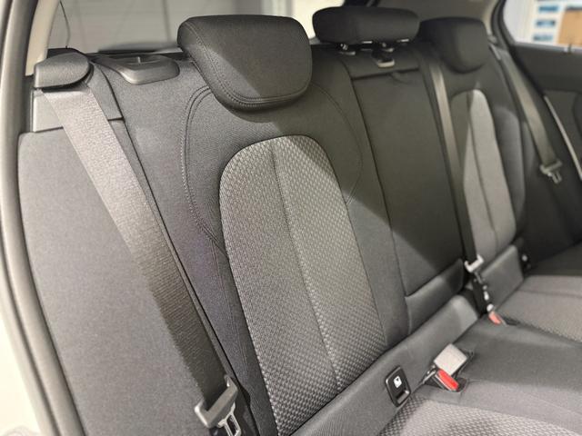 1シリーズ 118i プレイ ヘッドアップディスプレイ 純正ナビゲーション 駐車支援システム アクティブクルーズコントロール Bluetooth 電動シート 電動ゲート オートホールド(10枚目)