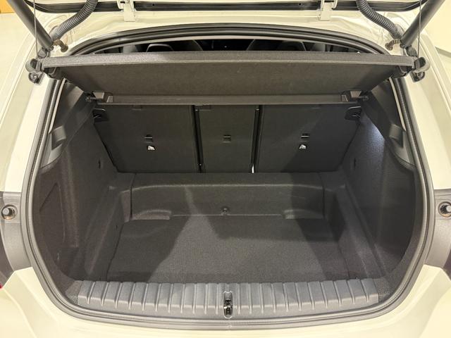1シリーズ 118i プレイ ヘッドアップディスプレイ 純正ナビゲーション 駐車支援システム アクティブクルーズコントロール Bluetooth 電動シート 電動ゲート オートホールド(12枚目)