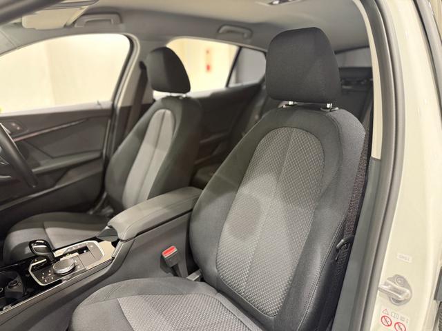 1シリーズ 118i プレイ ヘッドアップディスプレイ 純正ナビゲーション 駐車支援システム アクティブクルーズコントロール Bluetooth 電動シート 電動ゲート オートホールド(20枚目)