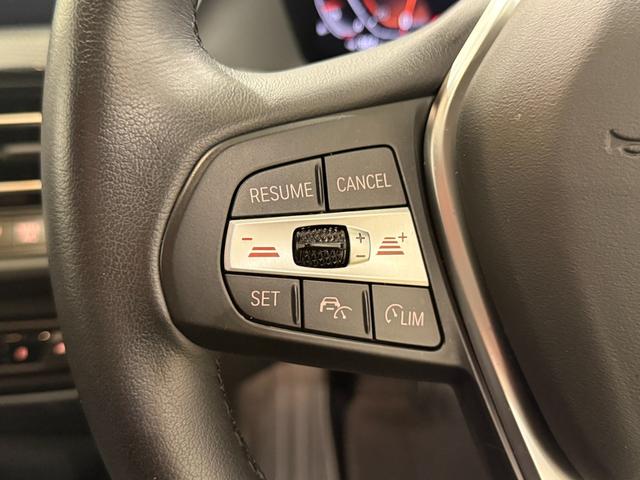 1シリーズ 118i プレイ ヘッドアップディスプレイ 純正ナビゲーション 駐車支援システム アクティブクルーズコントロール Bluetooth 電動シート 電動ゲート オートホールド(28枚目)