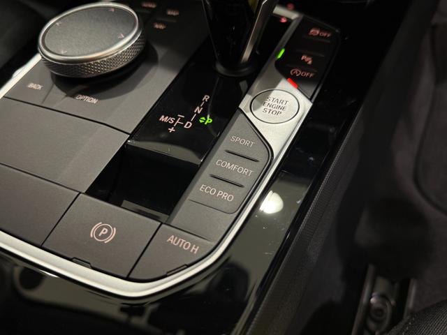 1シリーズ 118i プレイ ヘッドアップディスプレイ 純正ナビゲーション 駐車支援システム アクティブクルーズコントロール Bluetooth 電動シート 電動ゲート オートホールド(45枚目)