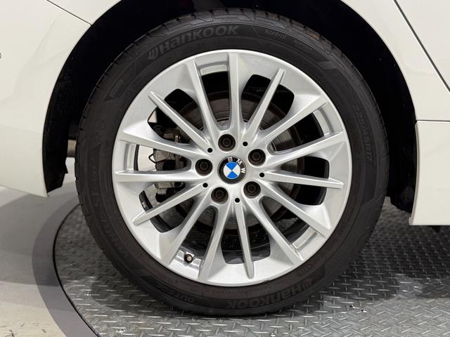 1シリーズ 118i プレイ ヘッドアップディスプレイ 純正ナビゲーション 駐車支援システム アクティブクルーズコントロール Bluetooth 電動シート 電動ゲート オートホールド(61枚目)