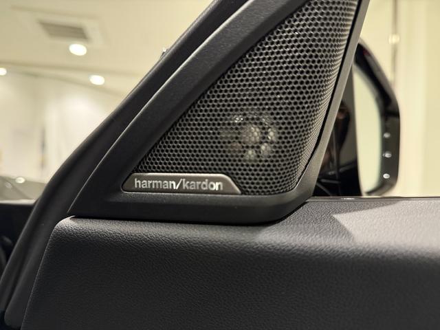 M2 ベースグレード 6速マニュアル ヘッドアップディスプレイ ブラックレザーシート Bluetooth 純正ナビゲーションシステム カーブドディスプレイ バックカメラ(7枚目)