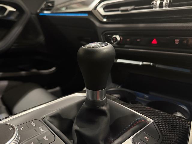 M2 ベースグレード 6速マニュアル ヘッドアップディスプレイ ブラックレザーシート Bluetooth 純正ナビゲーションシステム カーブドディスプレイ バックカメラ(43枚目)