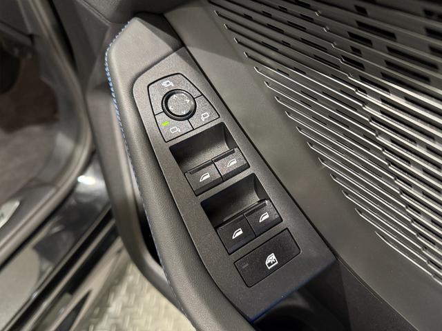 1シリーズ 120 Mスポーツ 純正ナビ ヘッドアップディスプレイ 電動トランク アクティブクルーズコントロール 電動シート カーブドディスプレイ LEDヘッドライト 360度カメラ(8枚目)