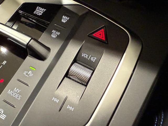 1シリーズ 120 Mスポーツ 純正ナビ ヘッドアップディスプレイ 電動トランク アクティブクルーズコントロール 電動シート カーブドディスプレイ LEDヘッドライト 360度カメラ(42枚目)