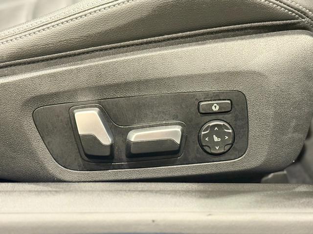 ４シリーズ Ｍ４４０ｉ　ｘＤｒｉｖｅカブリオレ　ブラックレザーシート　ｈａｒｍａｎ／ｋａｒｄｏｎスピーカー　純正ナビゲーション　駐車支援システム　ヘッドアップディスプレイ　アクティブクルーズコントロール　３６０度カメラ　シートヒーター　電動シート（5枚目）