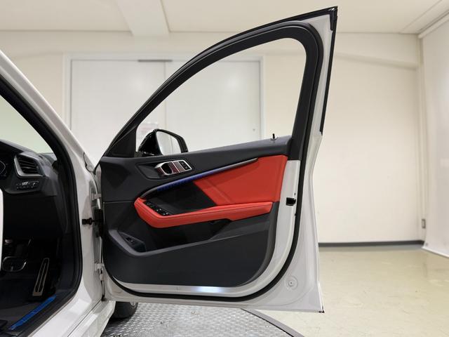 １シリーズ １１８ｄ　Ｍスポーツ　レッドレザーシート　サンルーフ　純正ナビゲーション　駐車支援システム　ＬＥＤヘッドライト　レーンキープ　アクティブクルーズコントロール　電動シート　電動ゲート　Ｂｌｕｅｔｏｏｔｈ（6枚目）