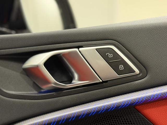 １シリーズ １１８ｄ　Ｍスポーツ　レッドレザーシート　サンルーフ　純正ナビゲーション　駐車支援システム　ＬＥＤヘッドライト　レーンキープ　アクティブクルーズコントロール　電動シート　電動ゲート　Ｂｌｕｅｔｏｏｔｈ（7枚目）