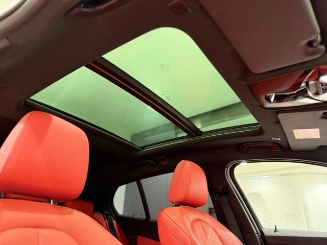 １シリーズ １１８ｄ　Ｍスポーツ　レッドレザーシート　サンルーフ　純正ナビゲーション　駐車支援システム　ＬＥＤヘッドライト　レーンキープ　アクティブクルーズコントロール　電動シート　電動ゲート　Ｂｌｕｅｔｏｏｔｈ（9枚目）