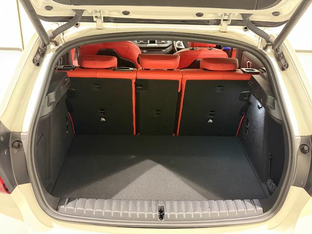 １シリーズ １１８ｄ　Ｍスポーツ　レッドレザーシート　サンルーフ　純正ナビゲーション　駐車支援システム　ＬＥＤヘッドライト　レーンキープ　アクティブクルーズコントロール　電動シート　電動ゲート　Ｂｌｕｅｔｏｏｔｈ（14枚目）