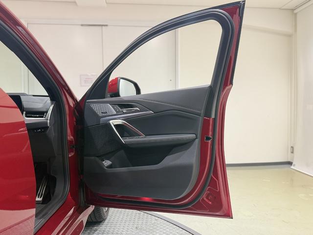 X2 xDrive 20i Mスポーツハイラインパッケージ ブラックレザーシート サンルーフ harman/kardonスピーカー 純正ナビゲーション 360度カメラ 駐車支援システム ヘッドアップディスプレイ アクティブクルーズコントロール(5枚目)