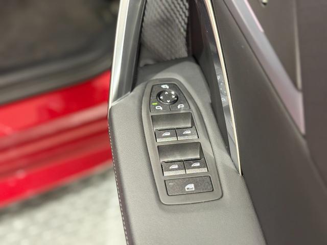 X2 xDrive 20i Mスポーツハイラインパッケージ ブラックレザーシート サンルーフ harman/kardonスピーカー 純正ナビゲーション 360度カメラ 駐車支援システム ヘッドアップディスプレイ アクティブクルーズコントロール(8枚目)