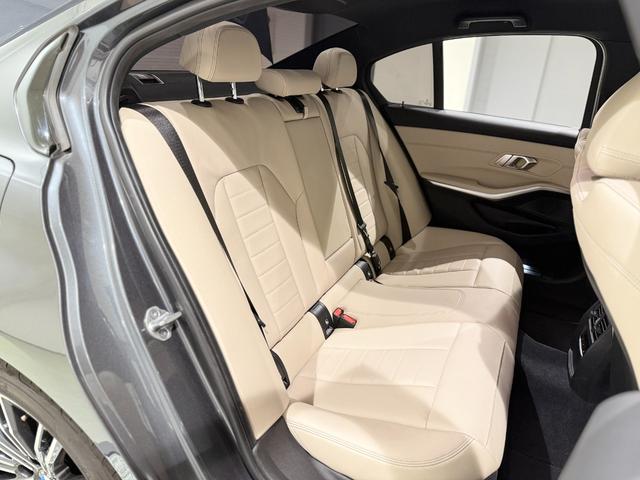 3シリーズ 320i Mスポーツ ハイラインパッケージ ホワイトレザーシート 純正ナビゲーション 駐車支援システム アクティブクルーズコントロール 電動シート シートヒーター(9枚目)