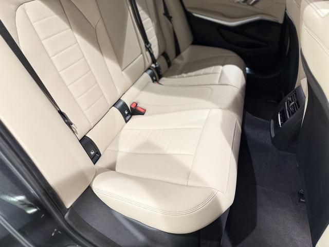 3シリーズ 320i Mスポーツ ハイラインパッケージ ホワイトレザーシート 純正ナビゲーション 駐車支援システム アクティブクルーズコントロール 電動シート シートヒーター(11枚目)