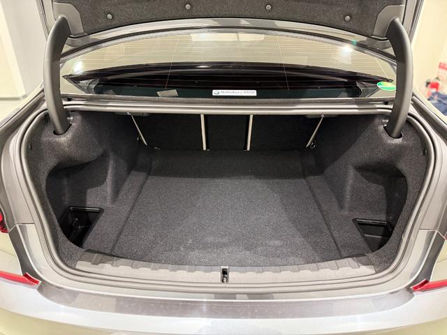 3シリーズ 320i Mスポーツ ハイラインパッケージ ホワイトレザーシート 純正ナビゲーション 駐車支援システム アクティブクルーズコントロール 電動シート シートヒーター(12枚目)