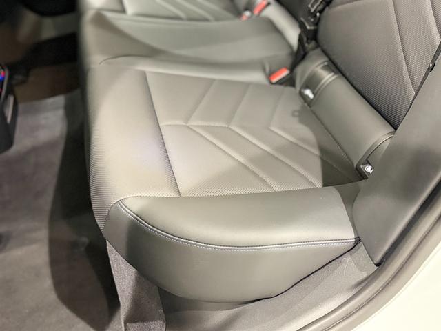 �V�Ԃr�q�n���P�K�̃T�[�r�X�H��ł́A��ʐ����A�P�N�_���A�Ԍ��܂Ŗ��S�ȃt�H���[�̐��𐮂��Ă��܂��I