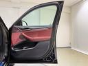 Ｍ４０ｉ　赤レザー　ヘッドアップディスプレイ　ハンズオフシステム　アクティブクルーズコントロール　３６０度カメラ　フルセグテレビ　電動テールゲート　ＬＥＤヘッドライト（67枚目）