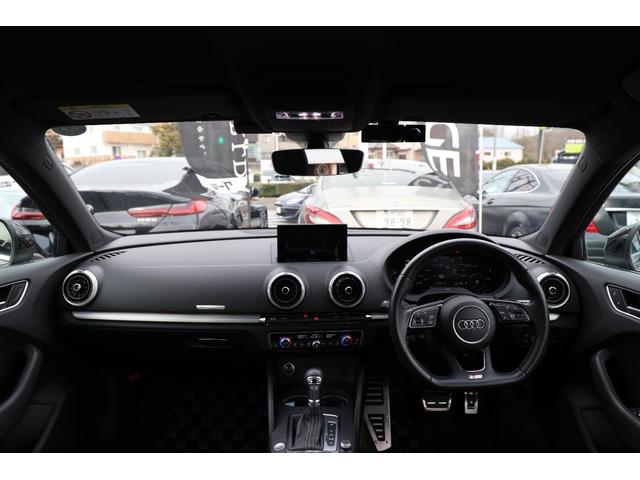 Ａ３ スポーツバック３０ＴＦＳＩスポシグネチエデＳラインＰ　／特別仕様車／シグネチャーＥＤ／Ｓライン／禁煙車／アシスタンスＰＫＧ／ＡＣＣ／バーチャルコックピット／サイドアシスト／Ｓライン１８インチＡＷ／専用エアロパーツ（2枚目）