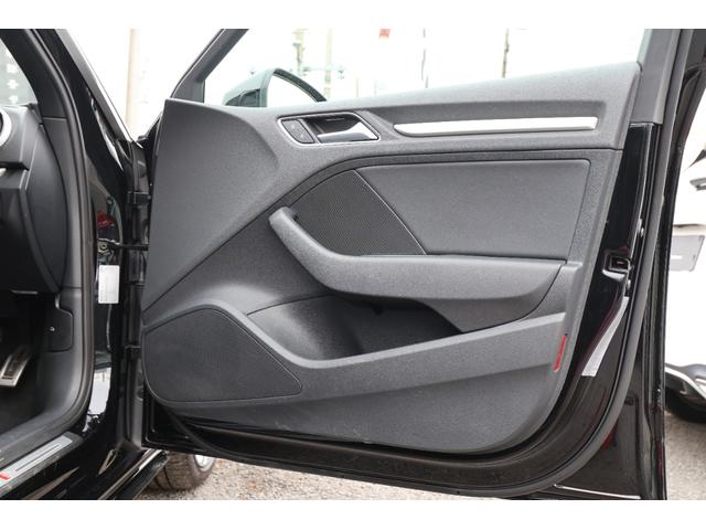 Ａ３ スポーツバック３０ＴＦＳＩスポシグネチエデＳラインＰ　／特別仕様車／シグネチャーＥＤ／Ｓライン／禁煙車／アシスタンスＰＫＧ／ＡＣＣ／バーチャルコックピット／サイドアシスト／Ｓライン１８インチＡＷ／専用エアロパーツ（18枚目）
