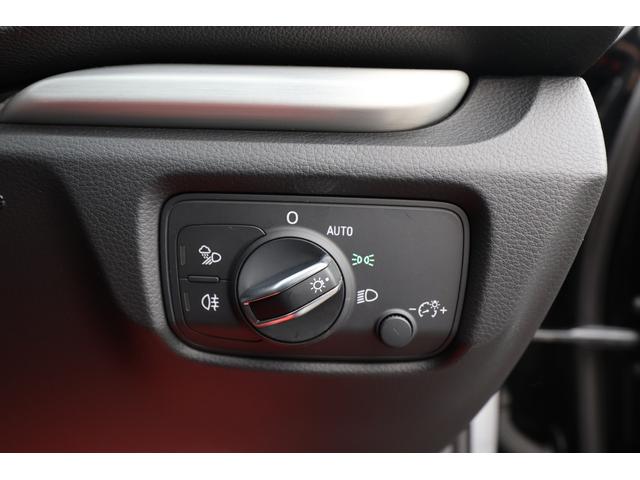 Ａ３ スポーツバック３０ＴＦＳＩスポシグネチエデＳラインＰ　／特別仕様車／シグネチャーＥＤ／Ｓライン／禁煙車／アシスタンスＰＫＧ／ＡＣＣ／バーチャルコックピット／サイドアシスト／Ｓライン１８インチＡＷ／専用エアロパーツ（32枚目）