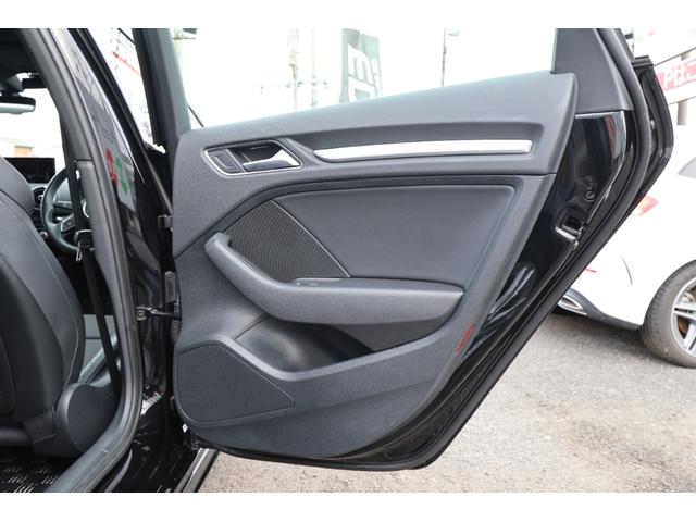 Ａ３ スポーツバック３０ＴＦＳＩスポシグネチエデＳラインＰ　／特別仕様車／シグネチャーＥＤ／Ｓライン／禁煙車／アシスタンスＰＫＧ／ＡＣＣ／バーチャルコックピット／サイドアシスト／Ｓライン１８インチＡＷ／専用エアロパーツ（56枚目）