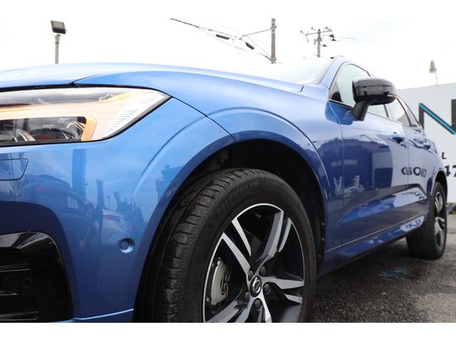 ＸＣ６０ Ｄ４　ＡＷＤ　Ｒデザイン　ワンオーナー／ムーンルーフ／ポールスターエンジニアード／チャイルドクッション／３６０°カメラ／ナビ／ＴＶ／ハーフレザーシート／シートヒーター／１９インチＡＷ／禁煙車／ＡｐｐｌｅＣａｒＰｌａｙ／（6枚目）