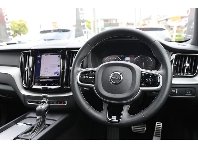 ＸＣ６０ Ｄ４　ＡＷＤ　Ｒデザイン　ワンオーナー／ムーンルーフ／ポールスターエンジニアード／チャイルドクッション／３６０°カメラ／ナビ／ＴＶ／ハーフレザーシート／シートヒーター／１９インチＡＷ／禁煙車／ＡｐｐｌｅＣａｒＰｌａｙ／（29枚目）