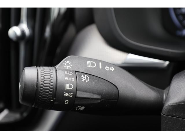 ＸＣ６０ Ｄ４　ＡＷＤ　Ｒデザイン　ワンオーナー／ムーンルーフ／ポールスターエンジニアード／チャイルドクッション／３６０°カメラ／ナビ／ＴＶ／ハーフレザーシート／シートヒーター／１９インチＡＷ／禁煙車／ＡｐｐｌｅＣａｒＰｌａｙ／（33枚目）