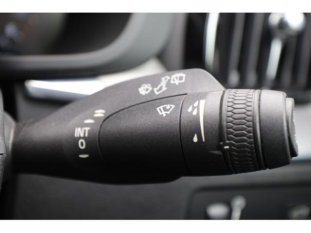 ＸＣ６０ Ｄ４　ＡＷＤ　Ｒデザイン　ワンオーナー／ムーンルーフ／ポールスターエンジニアード／チャイルドクッション／３６０°カメラ／ナビ／ＴＶ／ハーフレザーシート／シートヒーター／１９インチＡＷ／禁煙車／ＡｐｐｌｅＣａｒＰｌａｙ／（34枚目）
