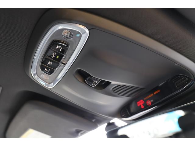 ＸＣ６０ Ｄ４　ＡＷＤ　Ｒデザイン　ワンオーナー／ムーンルーフ／ポールスターエンジニアード／チャイルドクッション／３６０°カメラ／ナビ／ＴＶ／ハーフレザーシート／シートヒーター／１９インチＡＷ／禁煙車／ＡｐｐｌｅＣａｒＰｌａｙ／（65枚目）