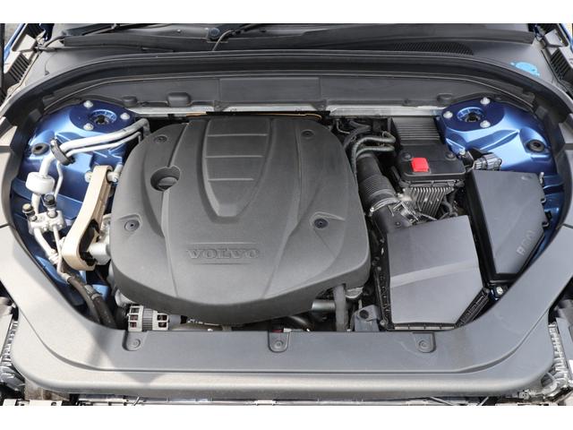 ＸＣ６０ Ｄ４　ＡＷＤ　Ｒデザイン　ワンオーナー／ムーンルーフ／ポールスターエンジニアード／チャイルドクッション／３６０°カメラ／ナビ／ＴＶ／ハーフレザーシート／シートヒーター／１９インチＡＷ／禁煙車／ＡｐｐｌｅＣａｒＰｌａｙ／（74枚目）