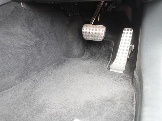 Ｅクラス Ｅ４００　４マチック　クーペ　スポーツ　エクスクルーシブＰＫＧ／パノラミックスライディングルーフ／Ｂｕｒｍｅｓｔｅサラウンド１３スピーカー／Ｖ６エンジン／４ＷＤ／全車検記録簿あり／禁煙車／ベンチレーション、ヒーター／コンビナッパレザーシート（25枚目）