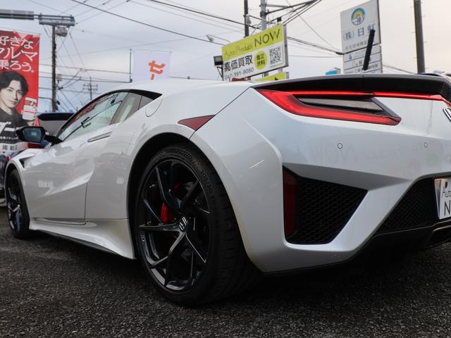 NSX ベースグレード /当社管理車両/カーボンセラミックローターレッドキャリパー/カーボンファイバーインテリアスポーツパッケージ/レッドセミアニリンレザー×アルカンターラコンビシート/全車検時ディーラー記録簿/禁煙車(3枚目)